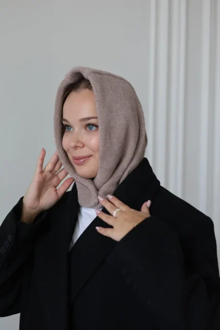 Жіночий капор